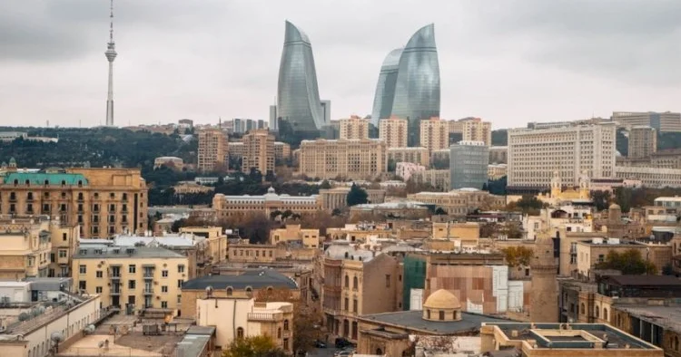 Bakıda addımbaşı hər yerdə var KONKRET