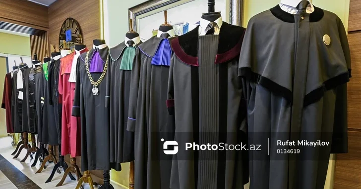 От Баку до Токио: азербайджанский адвокат собирает коллекцию мантий судей мира