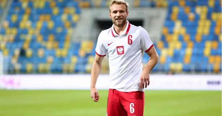 Slovan dan konkret təklif almışdım, milliyə dəvət edilmək şansım var Sabah ın müdafiəçisi