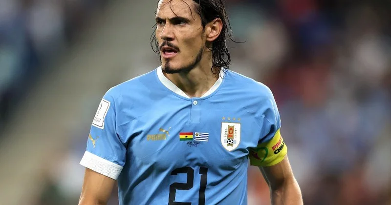 Edinson Kavani 38 yaşında futbol karyerasını başa vurdu