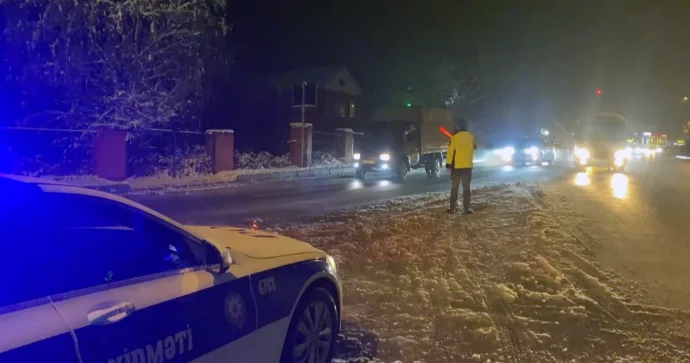 Qusarda polis əməkdaşları qış rejimində fasiləsiz xidmət aparır VİDEO