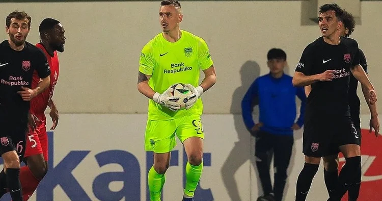 Sabah da stabil oynamağa və kapitan olmağa davam edərsə, millinin əsas qolkiperi adına namizəddir Qazaxıstan mediası