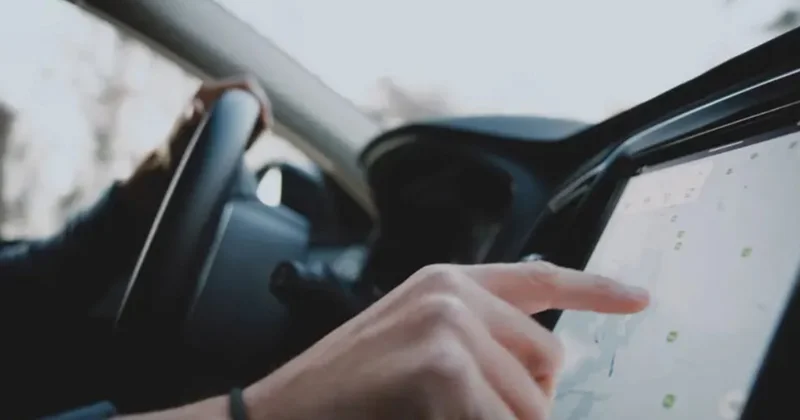 Avtomobillərdə sensorlu ekranlarla bağlı Xəbərdarlıq