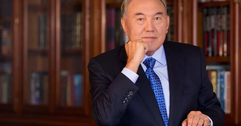 Nazarbayev uzun zaman sonra Kremldə göründü FOTO