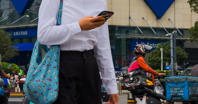 Китай ужесточает контроль над ИИ ради защиты власти Компартии WSJ