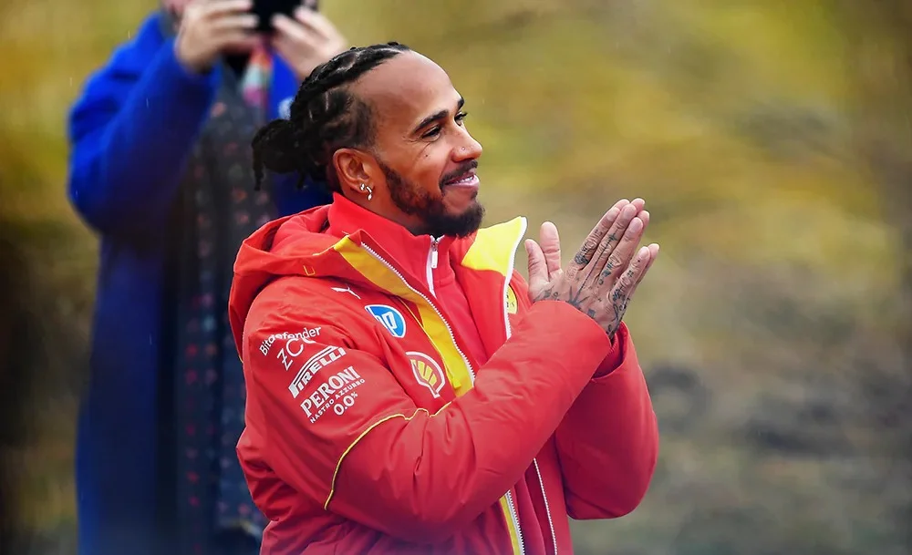 Hamilton Barselonada Ferrarini aşırdı FOTO KONKRET