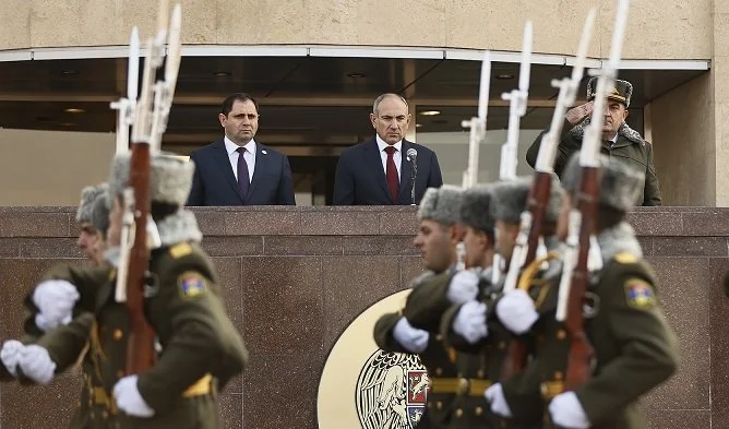 Ermənistan hərbi ritorikanı artırdı Paşinyan orduya göstəriş verdi