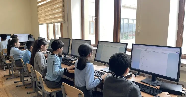 Şagirdlərin digər məktəbə BSQ imtahanına göndərilməsi yolverilməzdir AÇIQLAMA