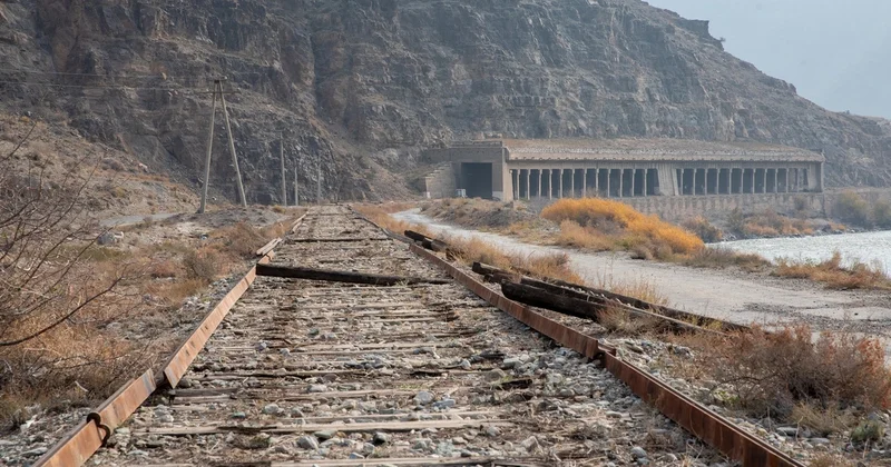 Азербайджан и ЕС займутся подготовкой проекта железной дороги в Нахчыване Minval Politika