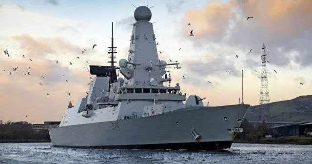 ABŞ Fars körfəzinə 6 cı esminesi göndərdi