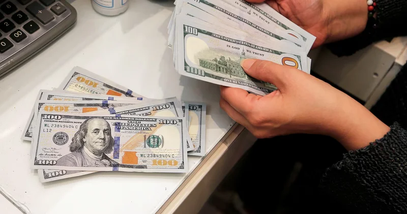 Dollar 4 ildən sonra ən aşağı həddə: manatın məzənnəsi necə olacaq?