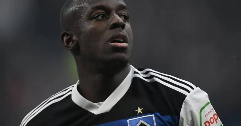 Нападающий Гамбурга отстранен от игр за пьяное вождение