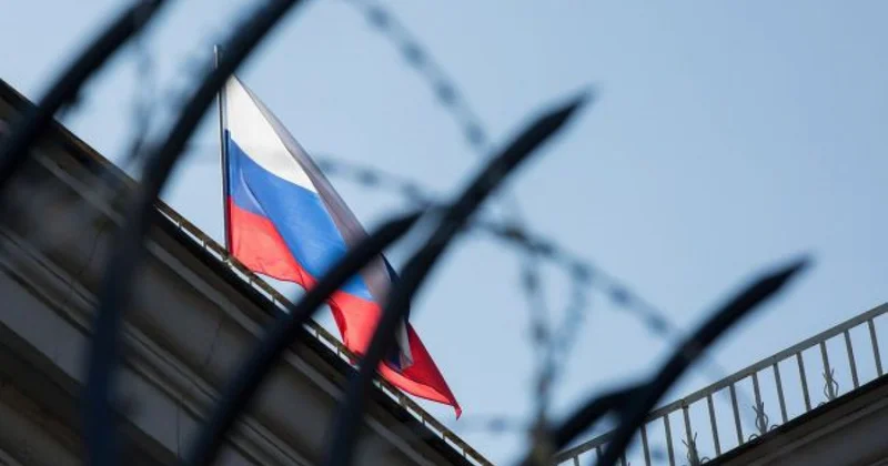 Aİ Rusiyanı çirkli pulların yuyulduğu ölkələrin “qara siyahı”sına salıb