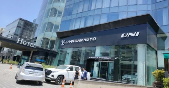 “Changan”ın rəsmi servisindən aldığı avtomobil istismara yararsız olub VİDEO