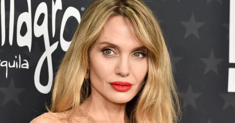 ABŞ dəki 42 milyonluq villasını satır