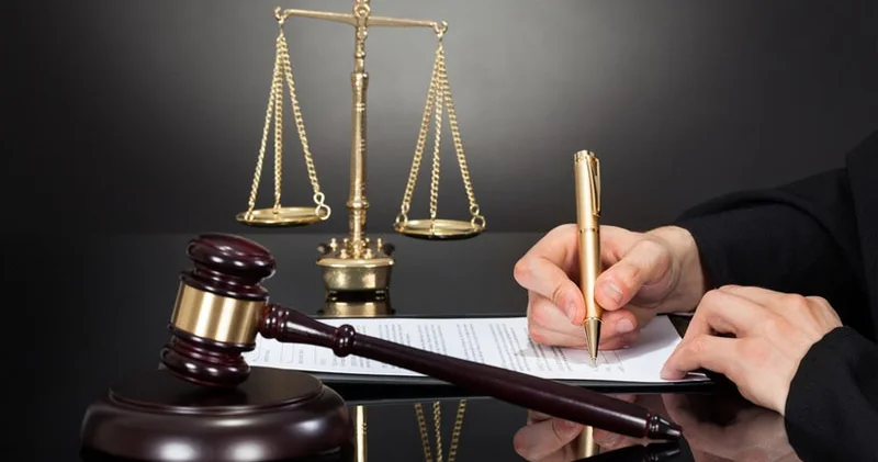 Azərbaycanda marketdən yağ oğurlayan şirkət rəhbəri cəzalandırıldı