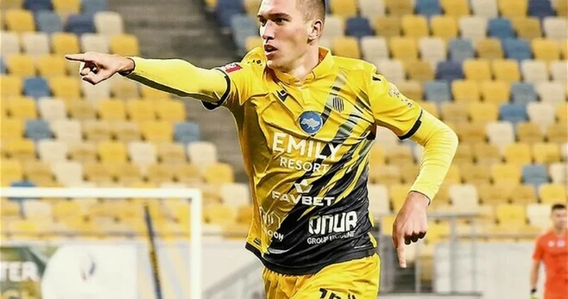 Вернидуб заблокировал переход украинского хавбека в Нефтчи