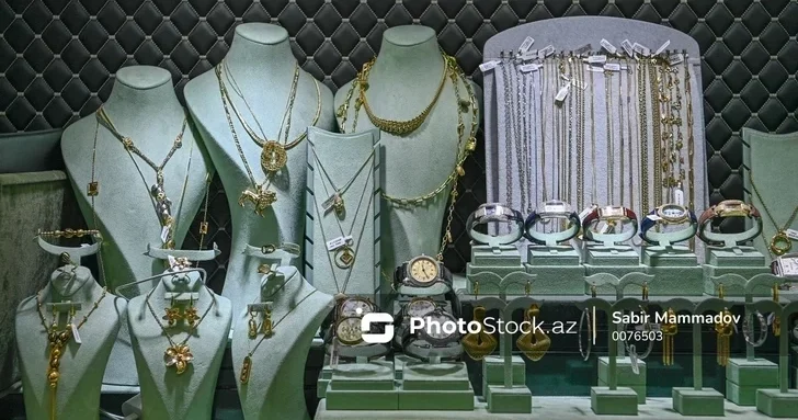 Золото снова побило рекорд: в Баку цены выросли на 10 15 манатов за день