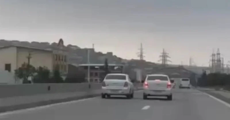 Yolda sürət yarışı təşkil edən sürücülər saxlanıldı