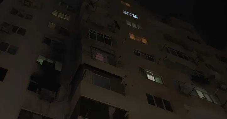 Стали известны подробности пожара в многоэтажном здании: Люди звали на помощь