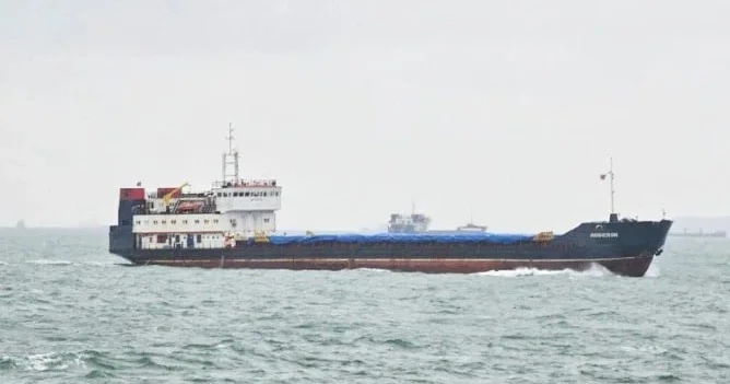 Сухогруз Caspian Shiva терпит бедствие на Каспии, 10 моряков в опасности