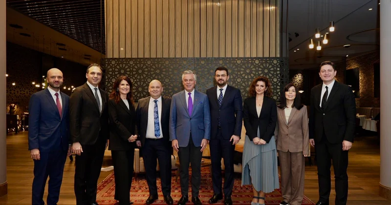 Mastercard şirkətinin strateji inkişaf üzrə vitse sədri və prezidenti Con Hantsman Azərbaycan Mərkəzi Bankının sədri ilə görüşüb