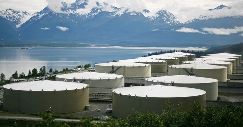 ABŞ ın kommersiya neft ehtiyatları 424 mln. bareldən aşağı enib