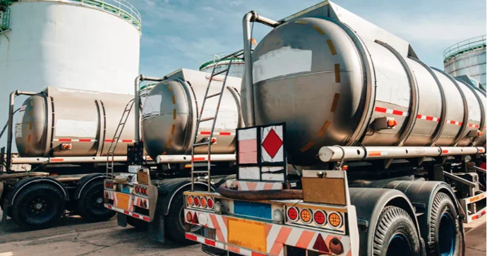 Rusiya benzin ixracını bərpa etməyə hazırlaşır Zavodlar PUA zərbələrindən sonra “özünə gəlib”