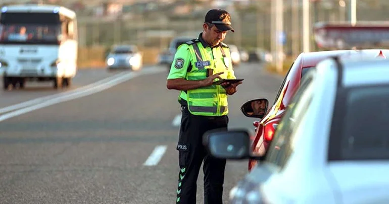 Yol hərəkəti qaydalarının pozulmasına görə cərimələr əhali üçün ağırdır EKSPERT