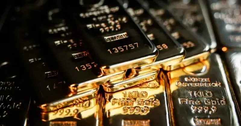 Qızılın qiymətində YENİ REKORD: 5 626,80 dollar