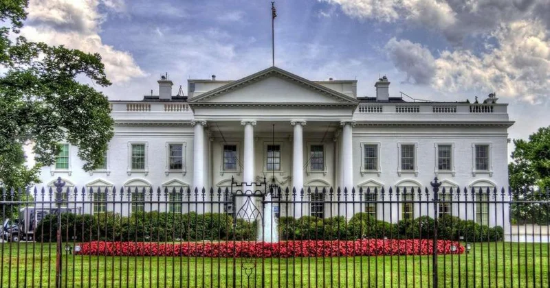 Ağ Ev yenə də hədələdi FOTO