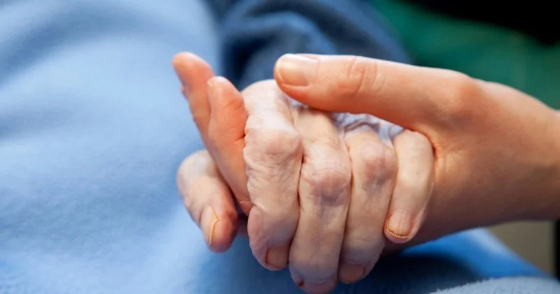 В Конституции Казахстана закрепят обязанность детей заботиться о родителях