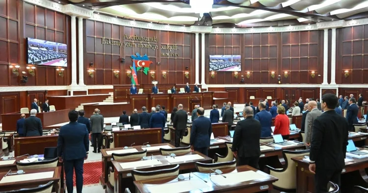 Sosial problem, hüquqi tələb Diqqətlər Milli Məclisdə