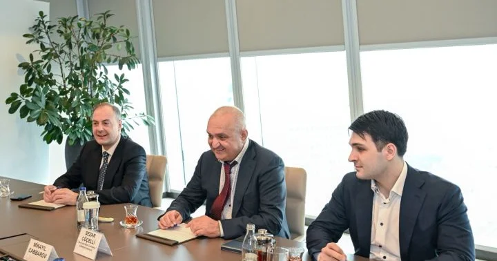 Qəbələdə nəhəng pivə və sərinləşdirici içki zavodu tikiləcək Nazir şirkətin sahibilə görüşdü