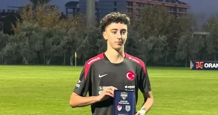 Yuventus daha bir türkiyəli futbolçunu transfer edir