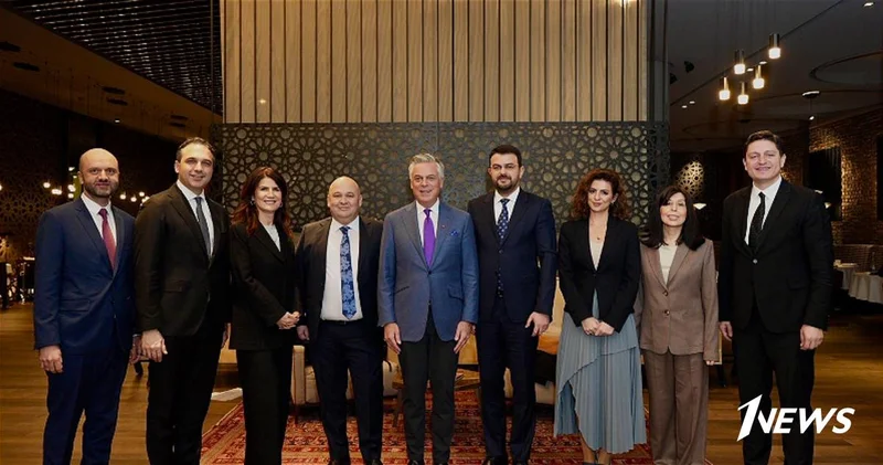 Глава Mastercard встретился с Талехом Казымовым и участниками финансового рынка в Баку ФОТО