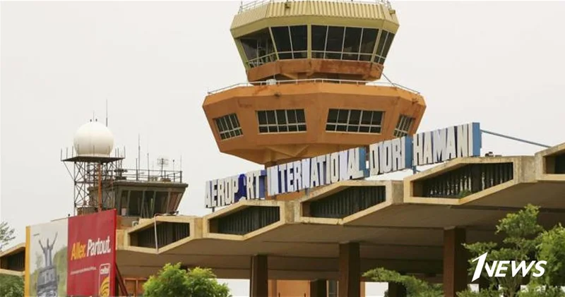 СМИ: Взрывы и стрельба произошли около столичного аэропорта Нигера