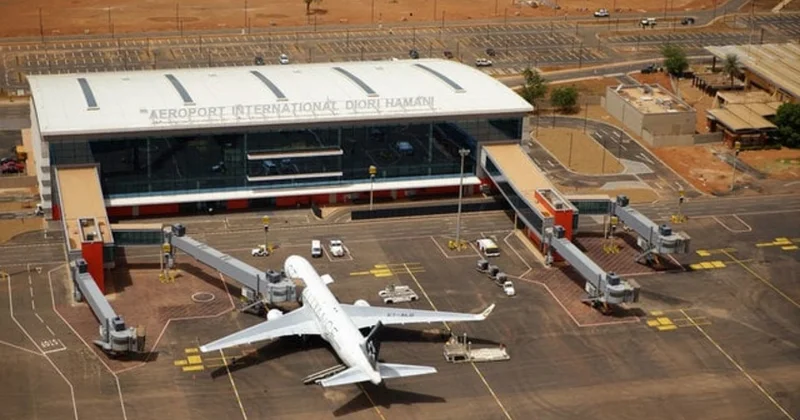 Reuters: У аэропорта Ниамея произошли взрывы