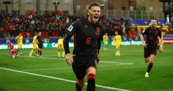 Kristjan Asllani İstanbula gəlir