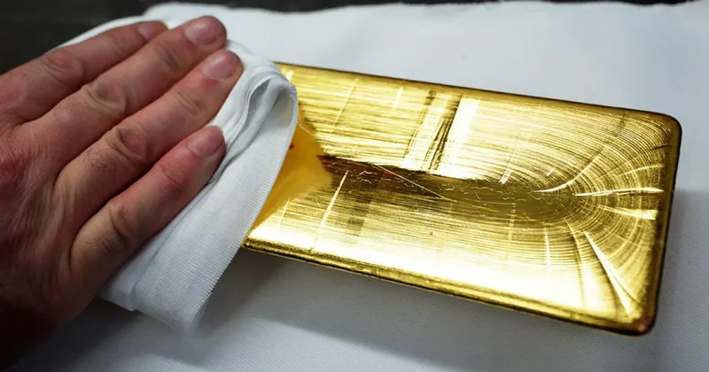 Россияне впервые за пять лет снизили закупки золота