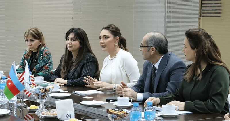 Azərbaycan Universitetində ABŞ Səfirliyinin nümayəndələri ilə görüş Fotolar