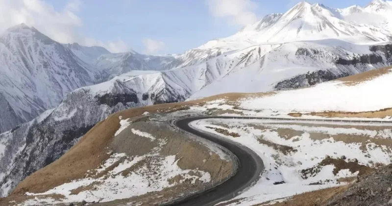 Gürcüstanı Rusiya ilə bağlayan yol bağlanıb