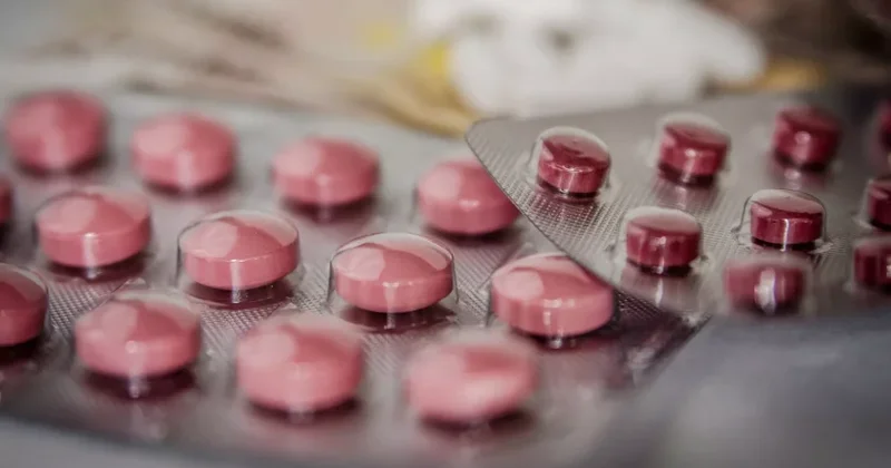 Qazaxıstanda 400 dən çox yeni dərman istehsal olunacaq