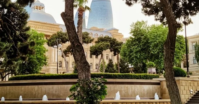 В пятницу в Баку умеренный ветер, 12 градусов тепла