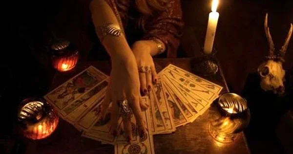 В Баку женщина обманом выманила 25 тысяч манатов, обещая снять чары