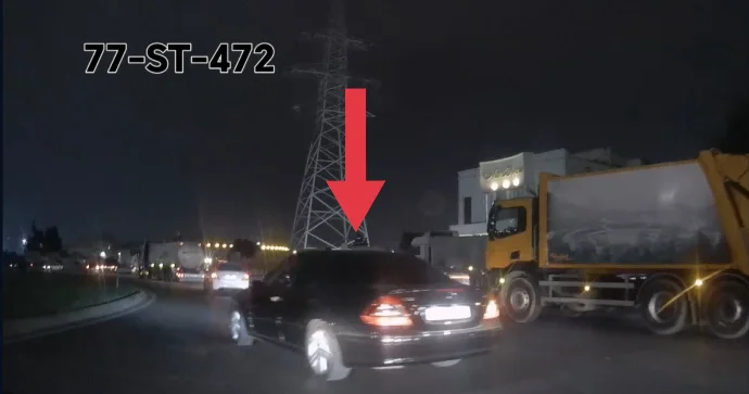 Sürücü maşının qarşısına çıxıb qəza şəraiti yaratdı, üstəlik etiraz etdi VİDEO