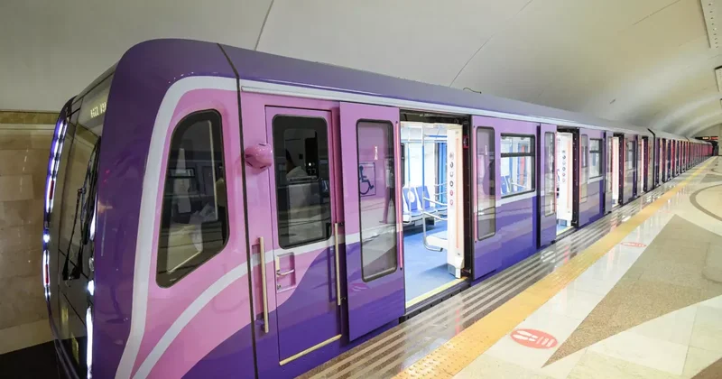Поезд со станции Бакметрополитена вывели буксиром График сорван