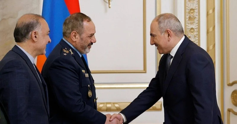 Paşinyan İranın “qırmızı xətti”ni keçdi Seçkiqabağı GƏRGİNLİK