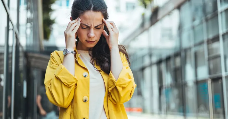 FHN: Американцы чаще жалуются на туман в голове и депрессию после COVID