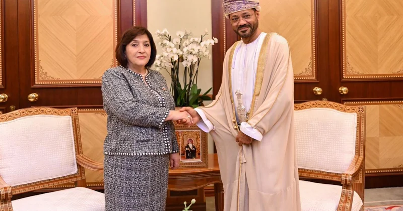 Sahibə Qafarova Omanın XİN başçısı ilə görüşdü